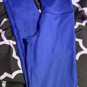 super cute blue aerie leggings!